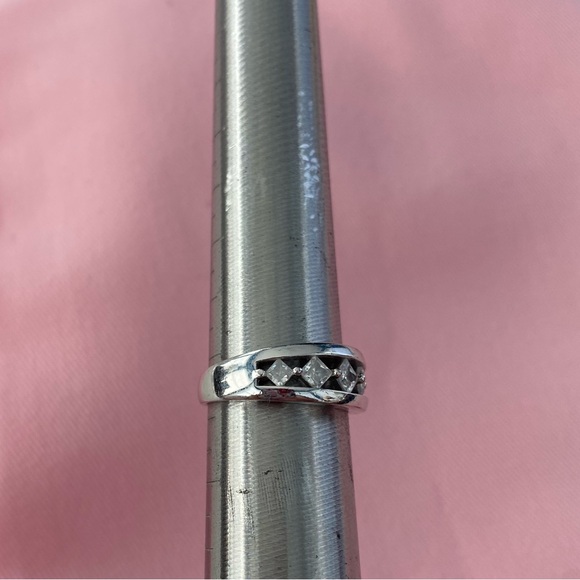 Sterling Silver With Cubic Zirconia Stones. Size 7 1/4 - Picture 4 of 7